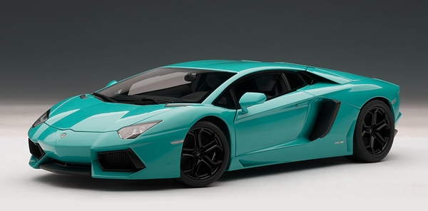 2015-lamborghini-aventador-green-wallpaper