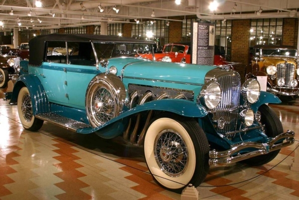 800px-1930-duesenberg-J-murphy-00102