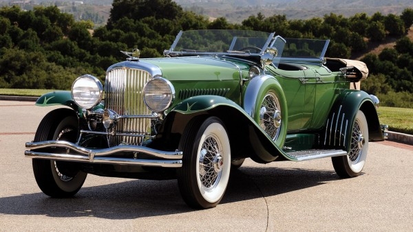 duesenberg-green-classic-car_1718353531