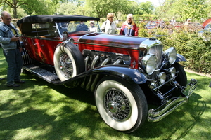 Duesenberg_Model_J_Derham_Tourster_(1933)_front_right