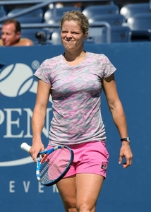 kim_clijsters_practices_at_the_us_tennis_open_new_york_august_28_