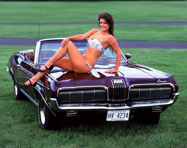 Mercury cougar (MBabes Vintage Cars Garage)