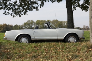 MB 280SL(MBabes Vintage Cars Garage)