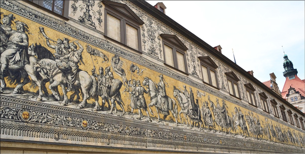 De Frstenzug of de optocht der vorsten is een 102 meter lange mu