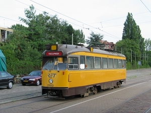 RET aan de Kleiweg staat de RET 2303 klaar voor naar Den Haag