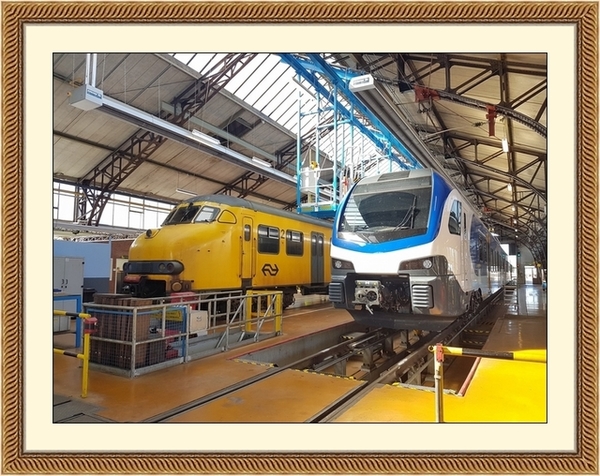 Herindienststelling Mat'64 oudste en nieuwste NSR stoptrein