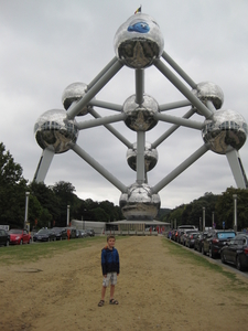 30) Ruben aan het Atomium