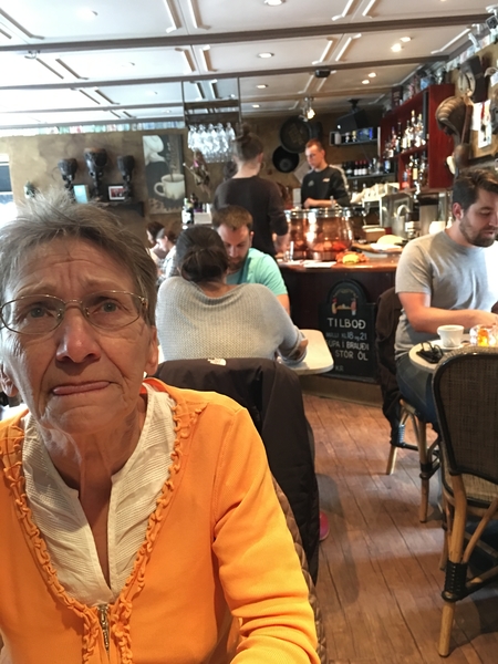 1DA421DD-7096-4217-93F6-55B8792795EF