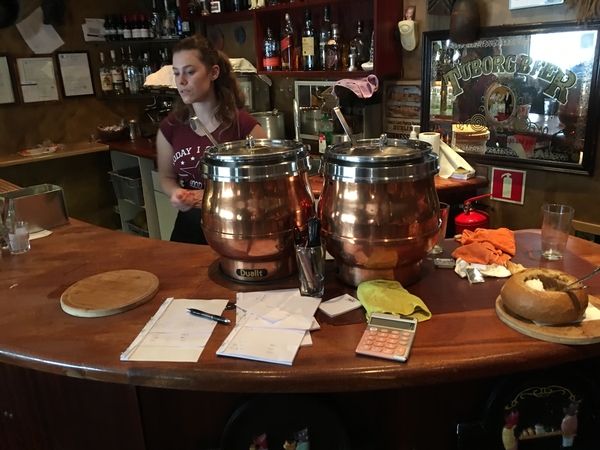 0E0D9B24-AF2E-447A-A56A-43E2FFD81300