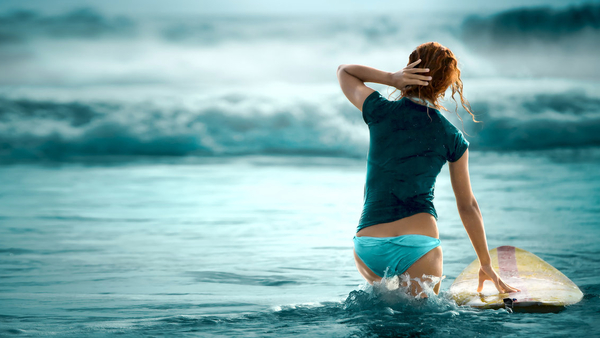 Girl-Surf-On-The-Beach-Picture-Desktop-wallpaper-wp2005927