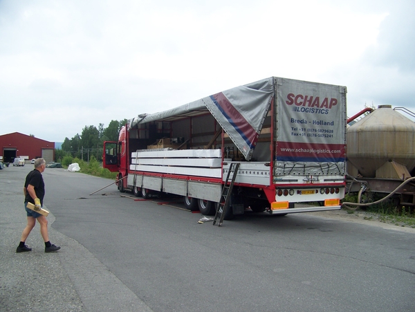 Reclame Schaap Logistics op zij en achterkant oplegger