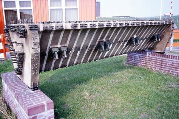 img348