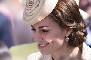 kate-middleton-has-been-sporting-twisted-braided-do-high-profile-