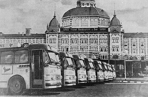 Nieuwe Kromhouten op een rij bij Kurhaus Foto R.Berendes