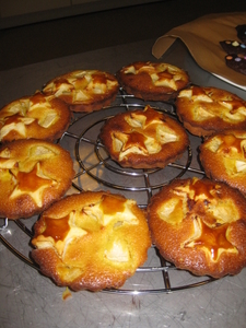 65) Honingkerstcake