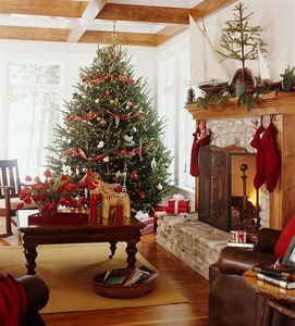 Traditional-Christmas-Decorations-12