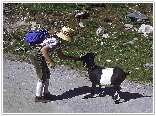 1977_Rhèmes_Katleen en de geit_4_72