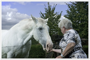 20100917_IGP9928_Oma bij wit paard 2_72