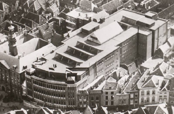 V&D vanuit de lucht. Den Bosch