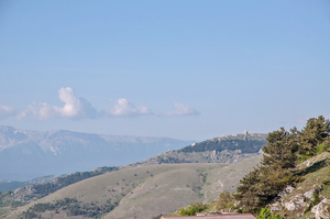 0003-uitzicht-op-calascio-van-uit-castel-del-monte