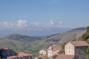 0004-uitzicht-op-calascio-van-uit-castel-del-monte