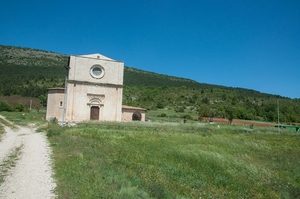 0195-chiesa-di-dante-maria-de-centurelli-in-Caporciano