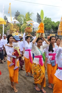 Melasti in Banyualit