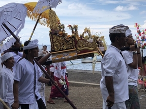 Melasti in Banyualit