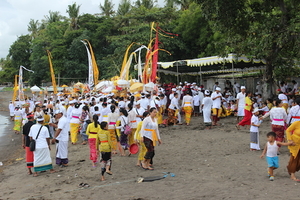 Melasti in Banyualit