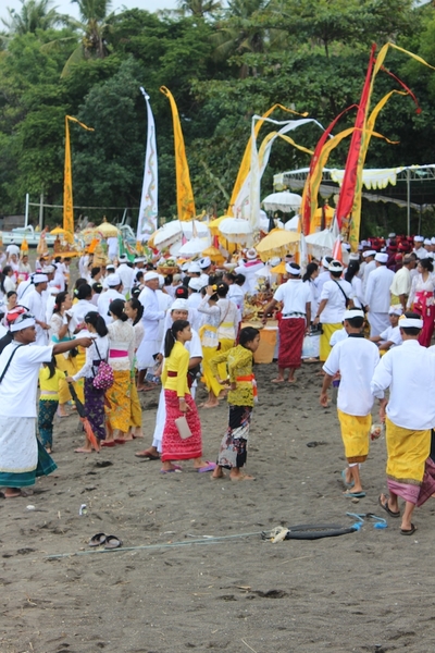 Melasti in Banyualit