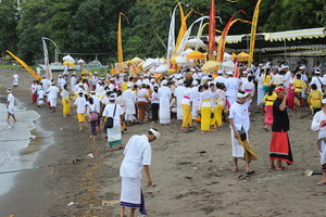 Melasti in Banyualit