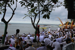 Melasti in Banyualit