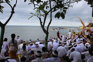 Melasti in Banyualit