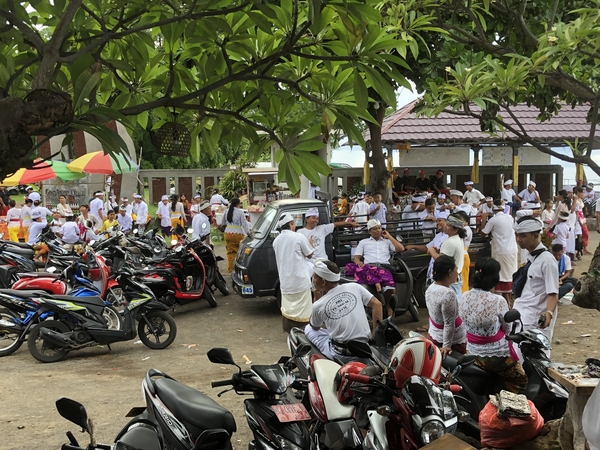 Melasti in Banyualit