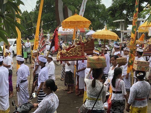 Melasti in Banyualit