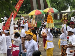 Melasti in Banyualit