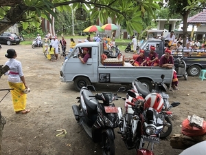 Melasti in Banyualit