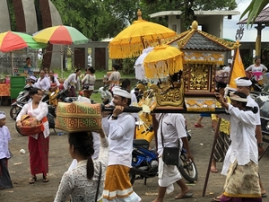 Melasti in Banyualit