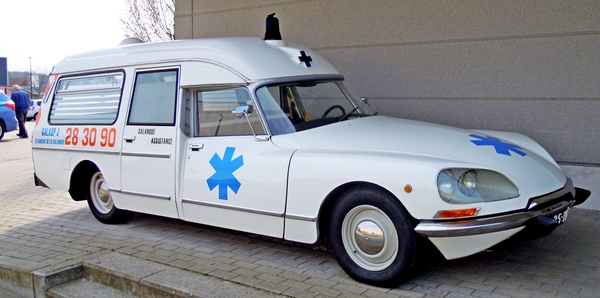 DSCN7462_Citroen-DS_1976_2347cc_91kW_Ambulance_25-yd-96