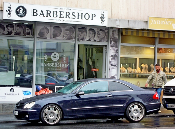 DSCN1520_Mercedes-QQQ_blauw_mooie-velgen_Barbier_juwelier-overval