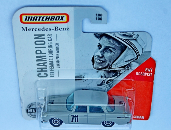 IMG_7248_Matchbox_1962-Mercedes-Benz-220SE-sedan_L-grijs_blue-win