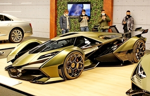 IMG_2295_Lamborghini-V12-Gran-Tourismo_6498cc-819hp-720Nm=ni-Hot-