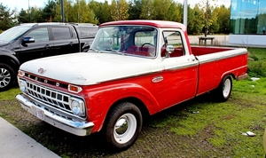 IMG_0740_Ford-100-Twin-Beam-V8-Pickup_rood-wit_OAZR-173