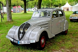IMG_7976_1938-Peugeot-402-Legere_grijs-rood_HVL-SV-38-H