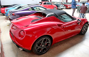 IMG_1094_2024-09-29_RetroRoll_Maaseik_Gangsternest_Alfa-Romeo-4C-