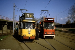 De 669 en de 3069 broederlijk naast elkaar aan het eindpunt Flevo