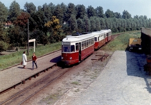 RTM Het station Zwartewaal kreeg bezoek van het nieuwe tramstel, 