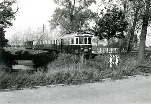 M1802 Zwaluw met AB1507+B1508+AB396 in de buurt van Brielle en op