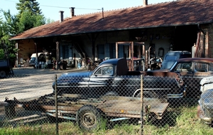 IMG_2391_2019-06-01_VVK-Napoleon-Route_Simca-van-oldtimer-kerkhof