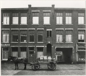 SCHALK BURGERSTRAAT 108-114, 17 maart 1951.